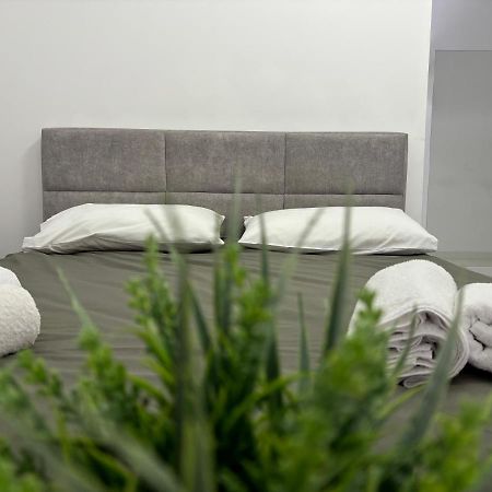 Center, Selvia White Apartment Tirana Esterno foto