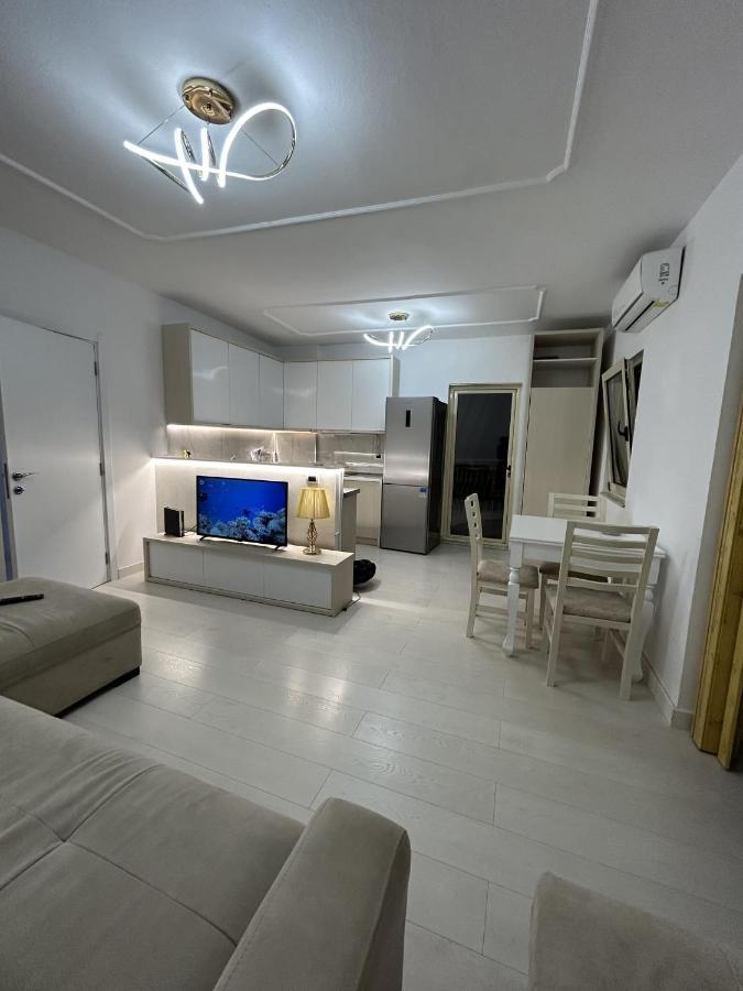 Center, Selvia White Apartment Tirana Esterno foto
