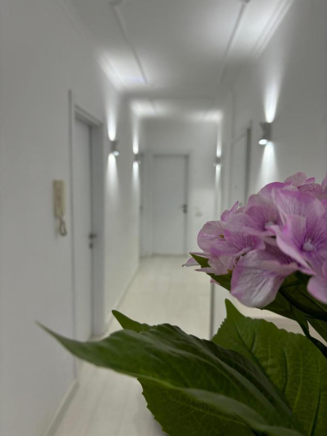 Center, Selvia White Apartment Tirana Esterno foto